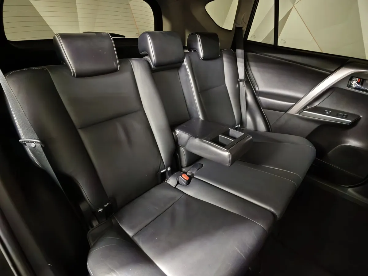 Toyota RAV4 2.5 AT 4WD (180 л.с.) Черный в АВИЛОН. Слайд №17
