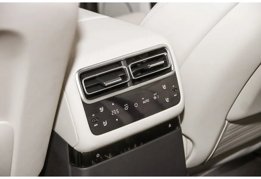 Li Auto L7 1.5 AT 4WD (449 л.с.) Ultra Белый в АВИЛОН. Слайд №16