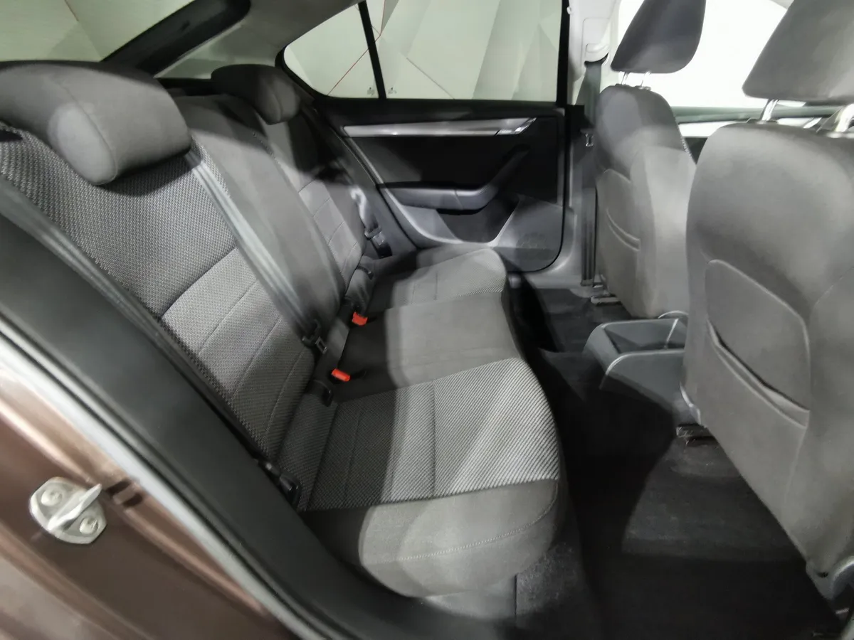 Skoda Octavia 1.4 TSI DSG (150 л.с.) Ambition Коричневый в АВИЛОН. Слайд №15