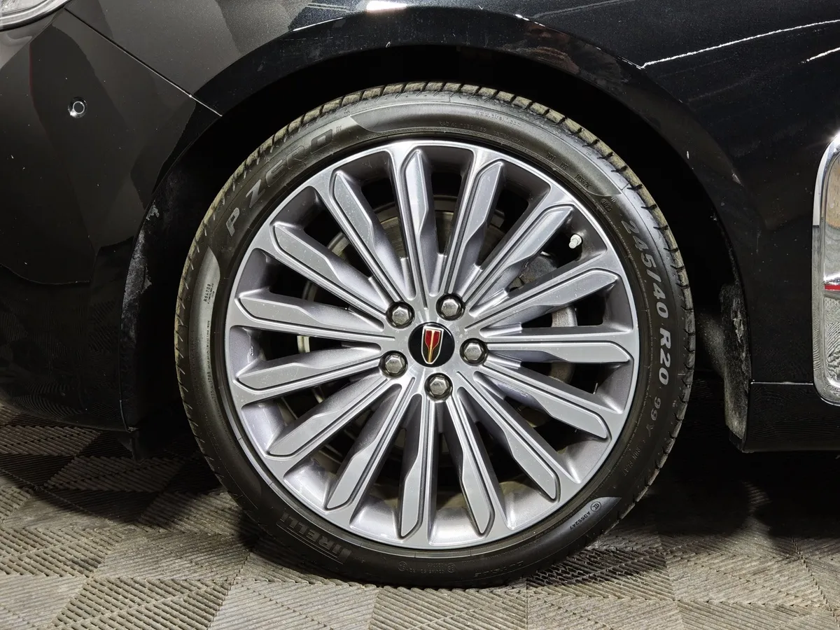 Hongqi H9 2.0T AT (245 л.с.) Делюкс двухцветный Черный в АВИЛОН. Слайд №9