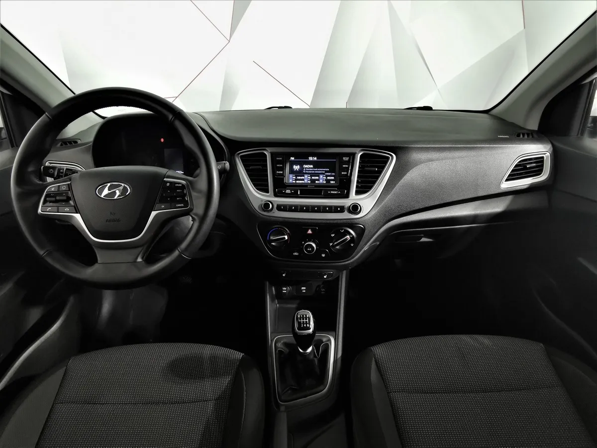 Hyundai Solaris 1.6 MT (123 л.с.) Comfort Белый в АВИЛОН. Слайд №13