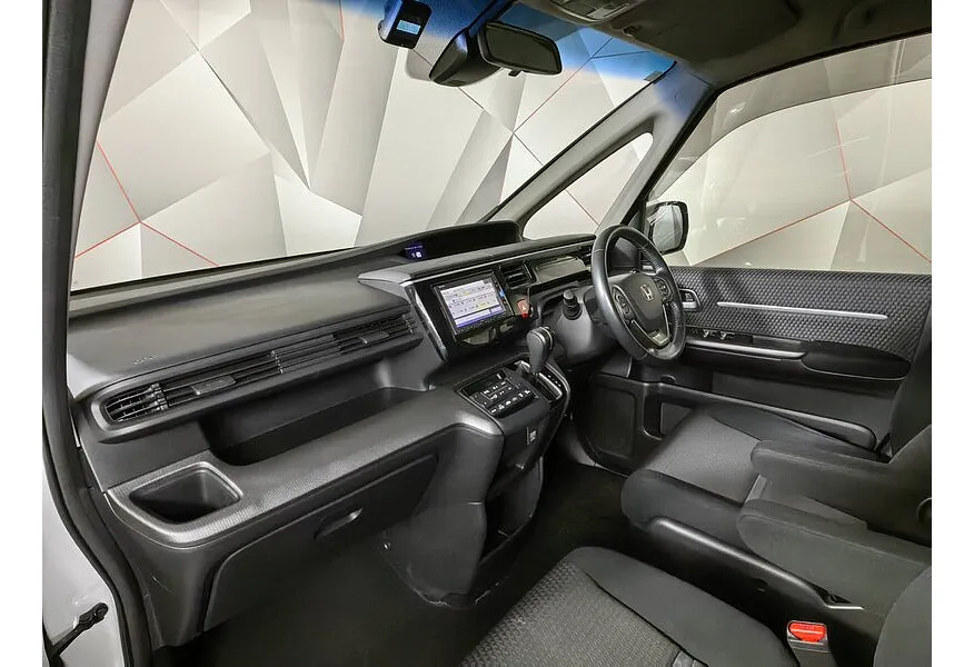 Honda Stepwgn 1.5 CVT 4WD (150 л.с.) Белый в АВИЛОН. Слайд №17