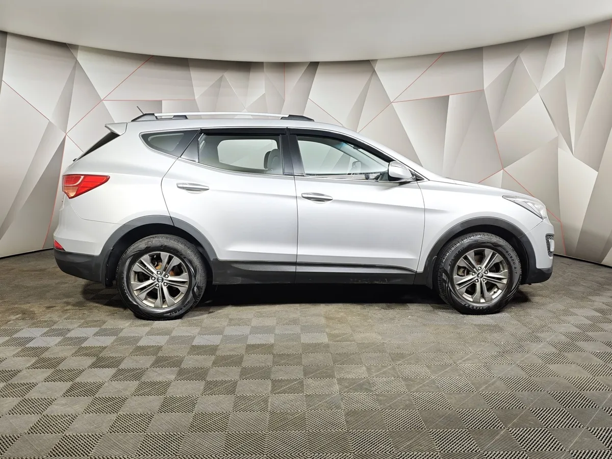 Hyundai Santa Fe 2.4 AT 4WD (175 л.с.) Comfort Серебристый в АВИЛОН. Слайд №6