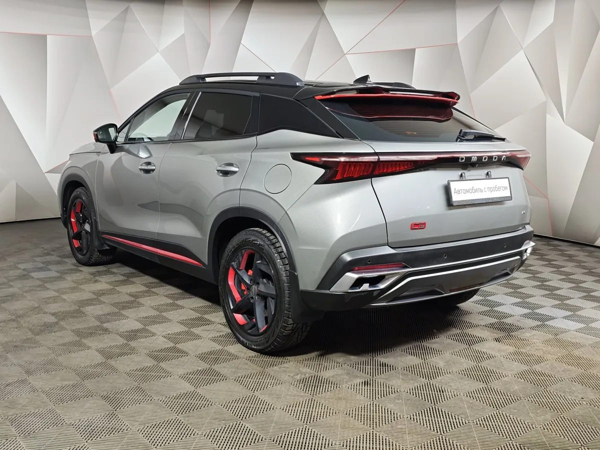 Omoda C5 1.6T DCT 4WD (150 л.с.) Supreme (двухцветный, красные элементы экстерьера) Серый в АВИЛОН. Слайд №4