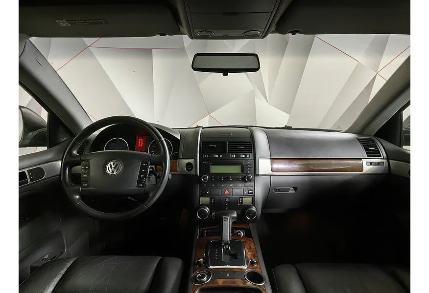 Volkswagen Touareg 2.5 TDI Tiptronic (174 л.с.) R Line Серый в АВИЛОН. Слайд №12