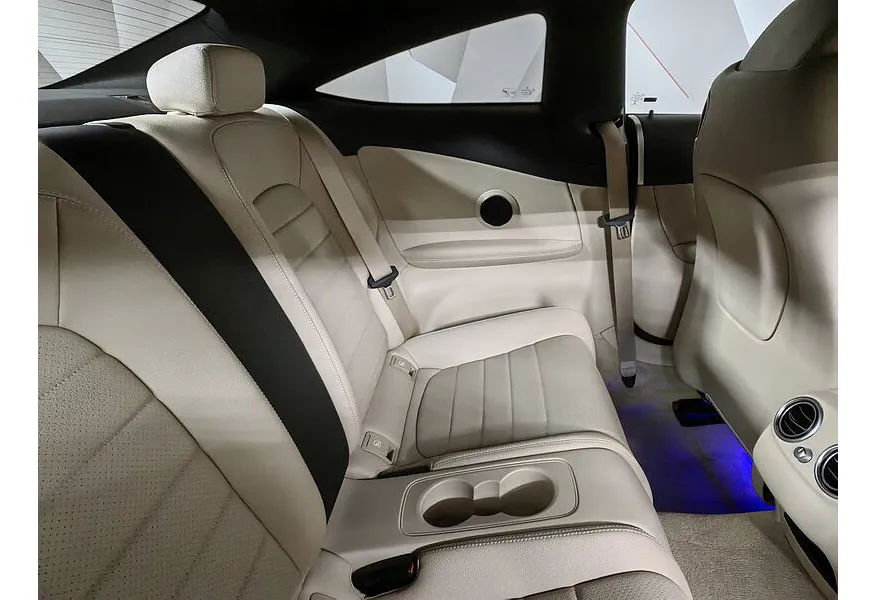 Mercedes-Benz C-Класс C 180 9G-TRONIC (150 л.с.) Sport Красный в АВИЛОН. Слайд №16