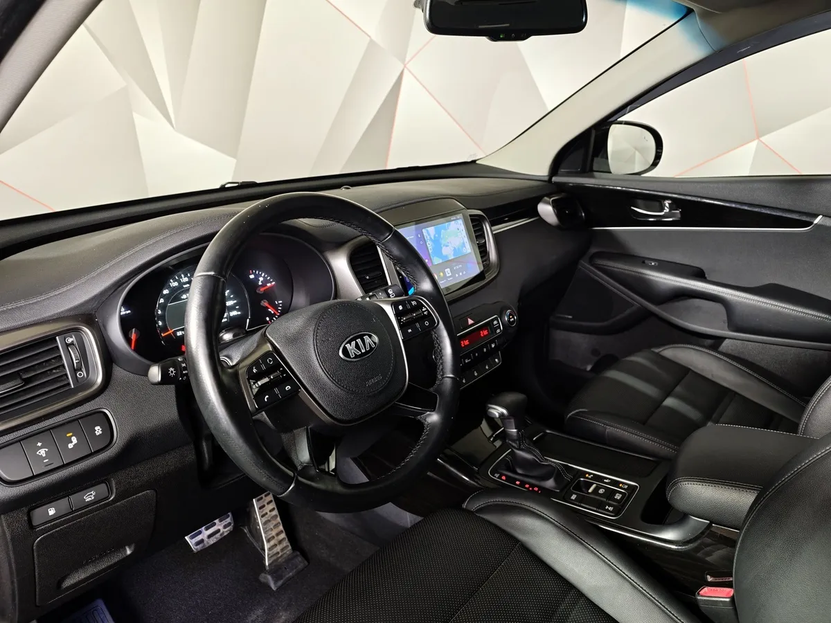 Kia Sorento 2.2 D AT AWD (5 мест) (200 л.с.) Comfort Черный в АВИЛОН. Слайд №19