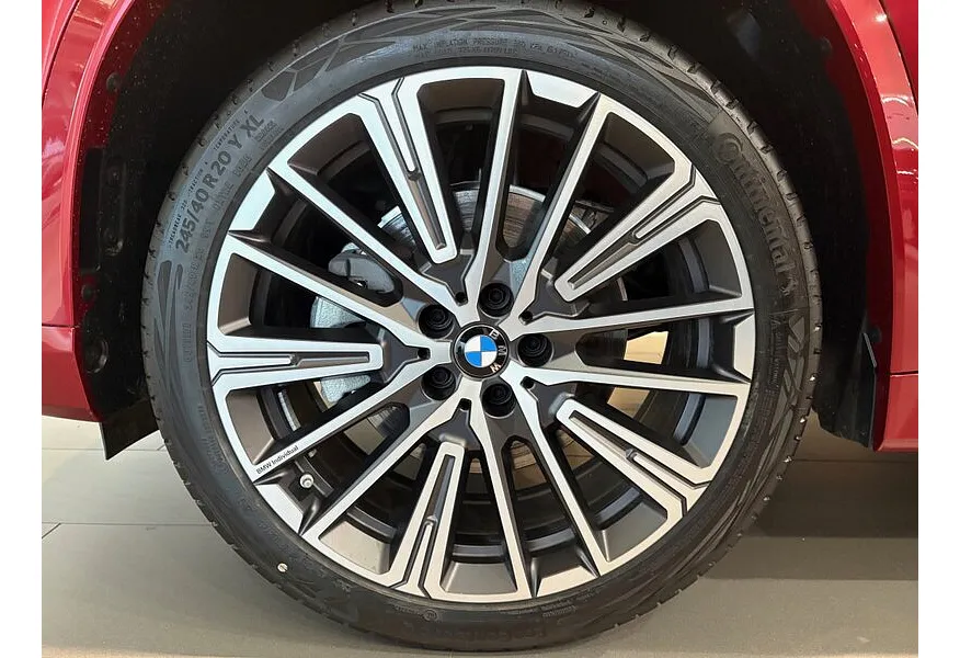 BMW X1 xDrive25 Li (204 л.с.) Красный в АВИЛОН. Слайд №9
