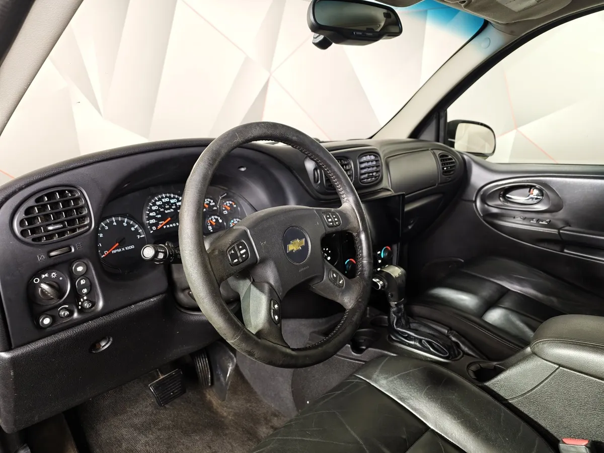 Chevrolet TrailBlazer 4.2 AT 4WD (275 л.с.) Серый в АВИЛОН. Слайд №17