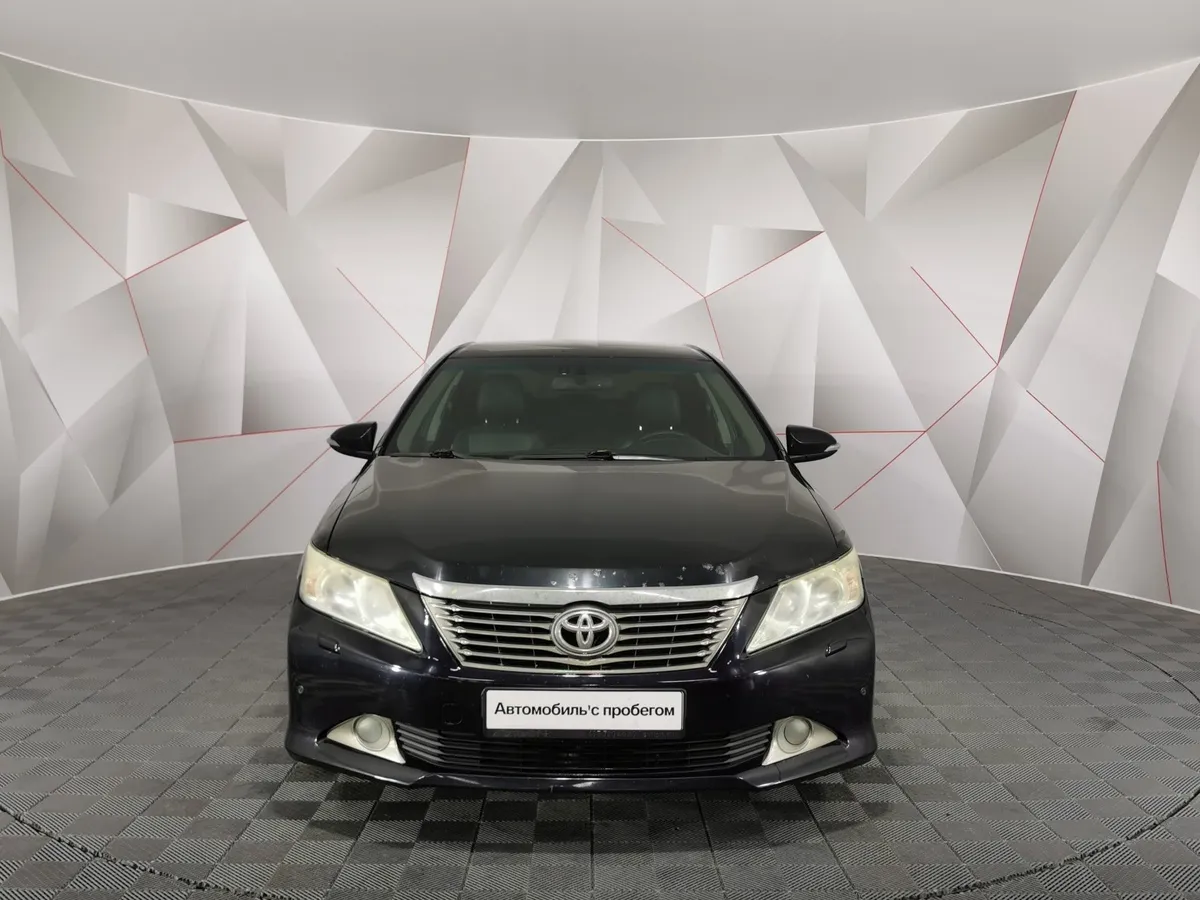 Toyota Camry 2.5 AT (181 л.с.) Черный в АВИЛОН. Слайд №7
