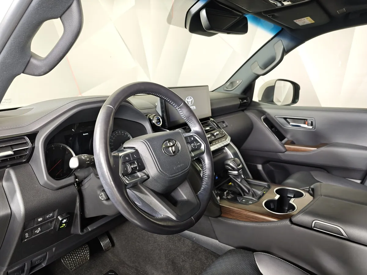 Toyota Land Cruiser 3.5 V6 AT 4WD (415 л.с.) Белый в АВИЛОН. Слайд №18