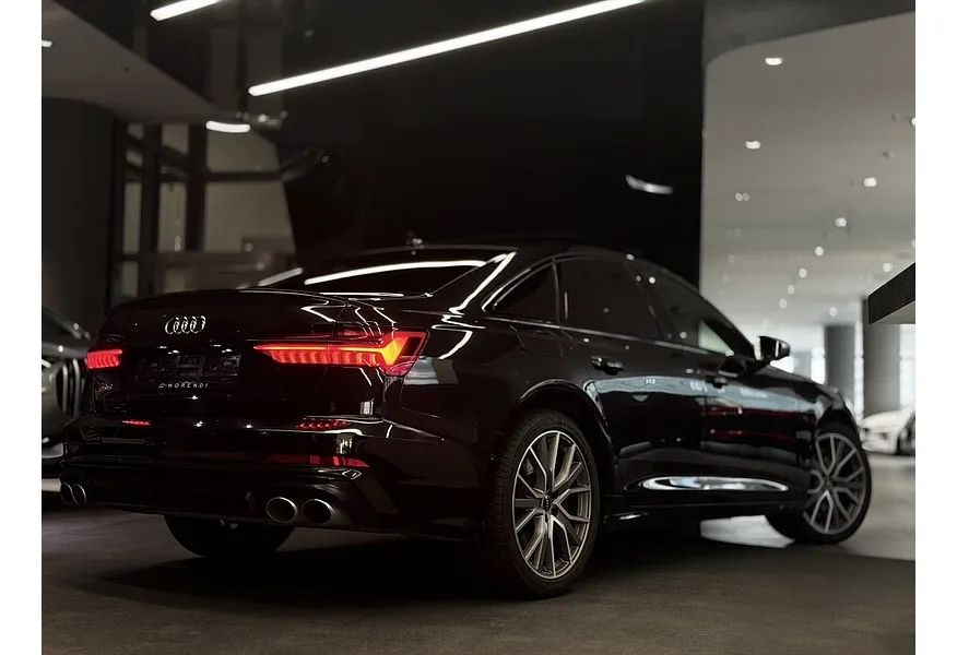 Audi S6 3.0 TFSI quattro Tiptronic (450 л.с.) Черный в АВИЛОН. Слайд №4