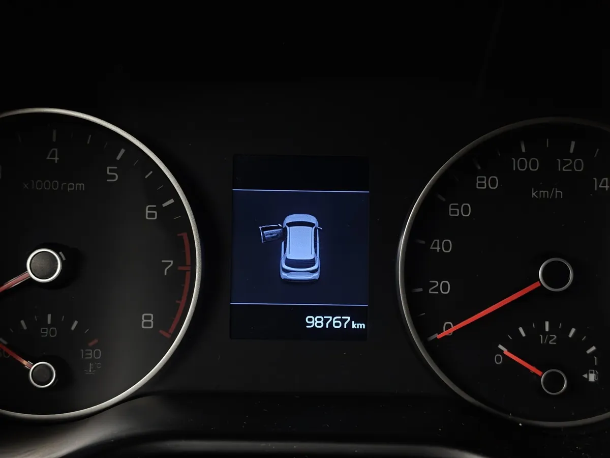 Kia Rio X-Line 1.6 AT (123 л.с.) Красный в АВИЛОН. Слайд №17