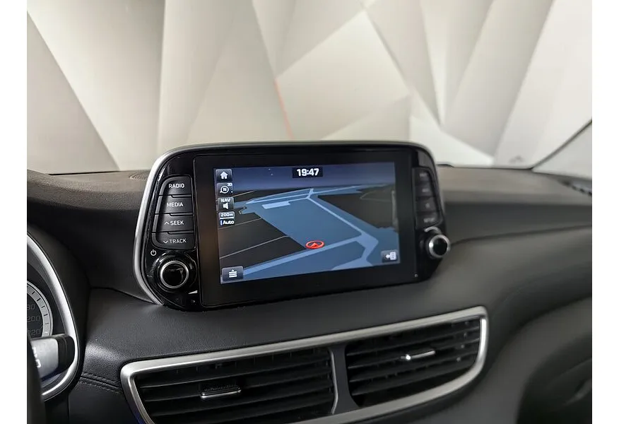 Hyundai Tucson 2.0 CRDi AT 4WD (185 л.с.) High-Tech Коричневый в АВИЛОН. Слайд №20