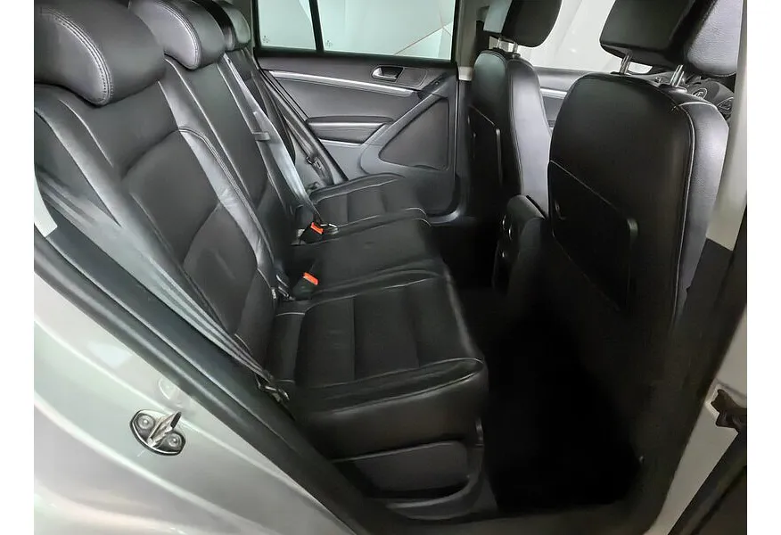 Volkswagen Tiguan 2.0 TDI 4Motion AT (140 л.с.) Track & Style Серебристый в АВИЛОН. Слайд №16