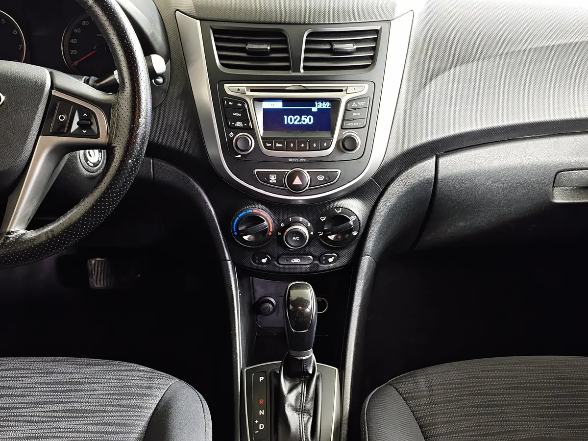 Hyundai Solaris 1.6 AT (123 л.с.) Comfort Серебристый в АВИЛОН. Слайд №15