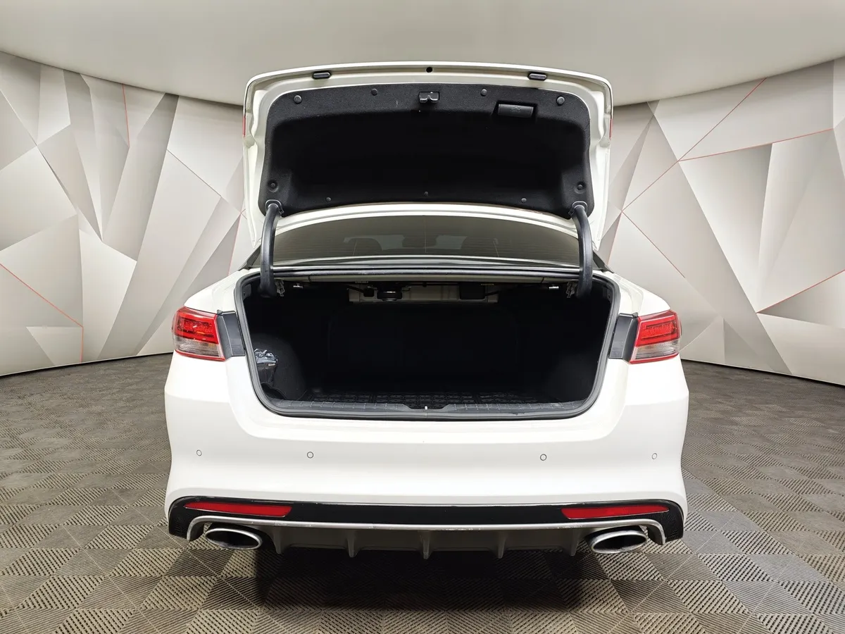 Kia Optima 2.0 T AT (245 л.с.) GT Белый в АВИЛОН. Слайд №12