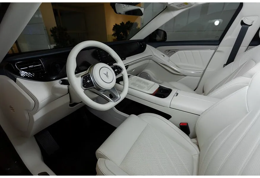 Voyah Free EVR 1.5 AT AWD (510 л.с.) Sport + Красный в АВИЛОН. Слайд №2