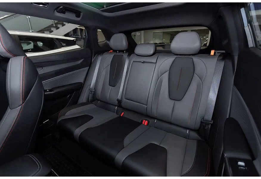 Geely Cityray 1.5T 7DCT 2WD (150 л.с.) Comfort Серый в АВИЛОН. Слайд №4