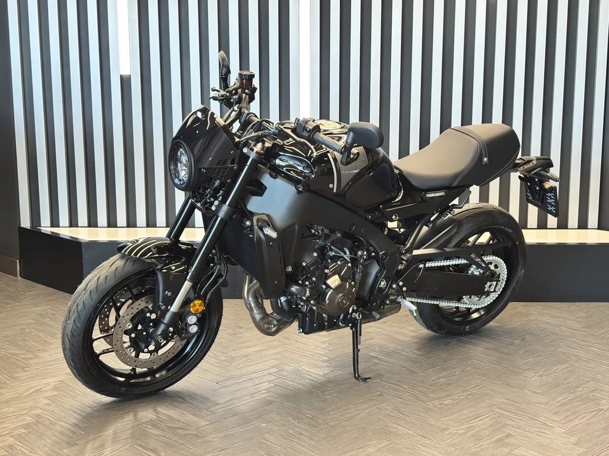 Yamaha XSR900 888 см³ (120 л.с.) (120) 888 Черный в АВИЛОН. Слайд №2