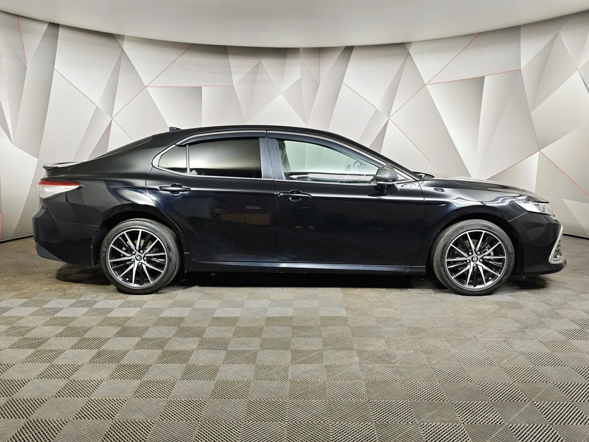 Toyota Camry 2.5 AT (181 л.с.) Черный в АВИЛОН. Слайд №6