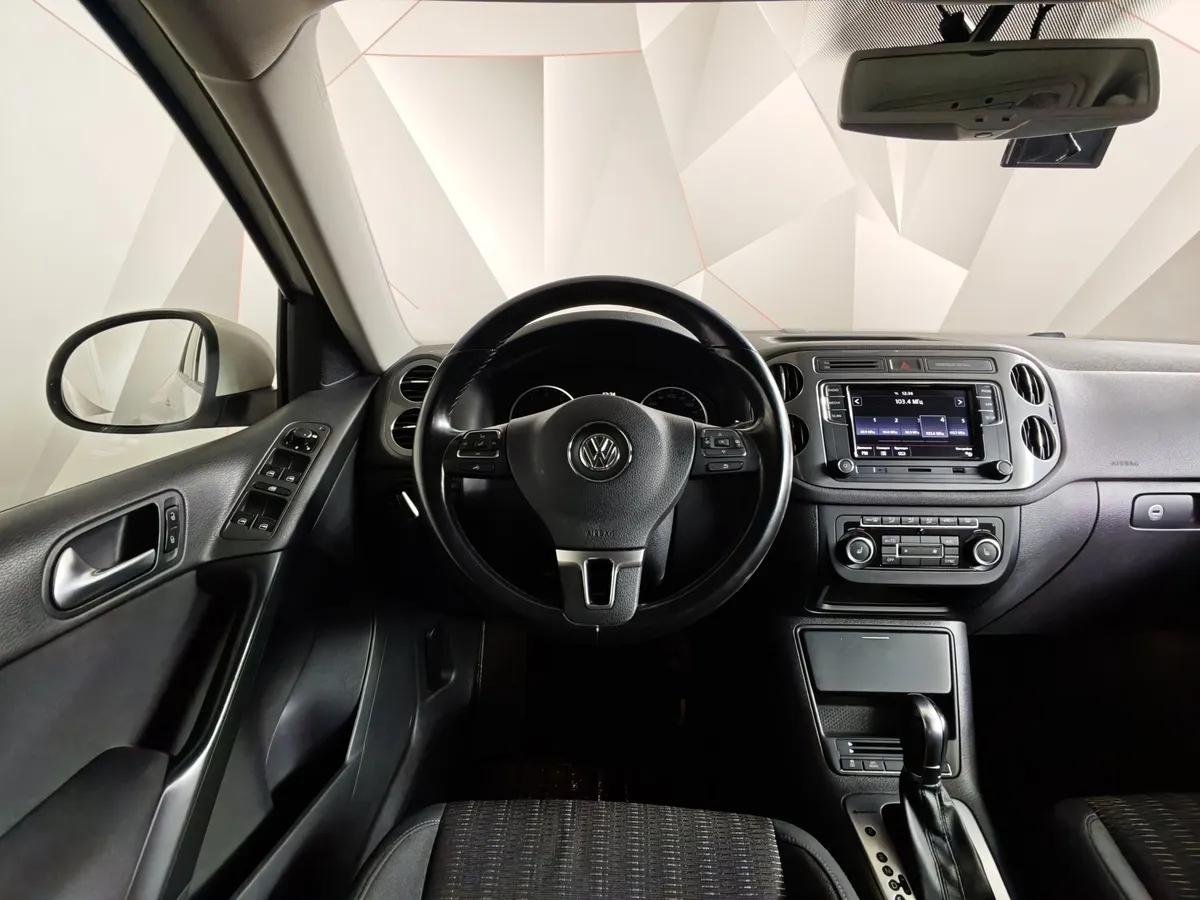 Volkswagen Tiguan 2.0 TSI 4Motion AT (170 л.с.) Track & Field Белый в АВИЛОН. Слайд №19