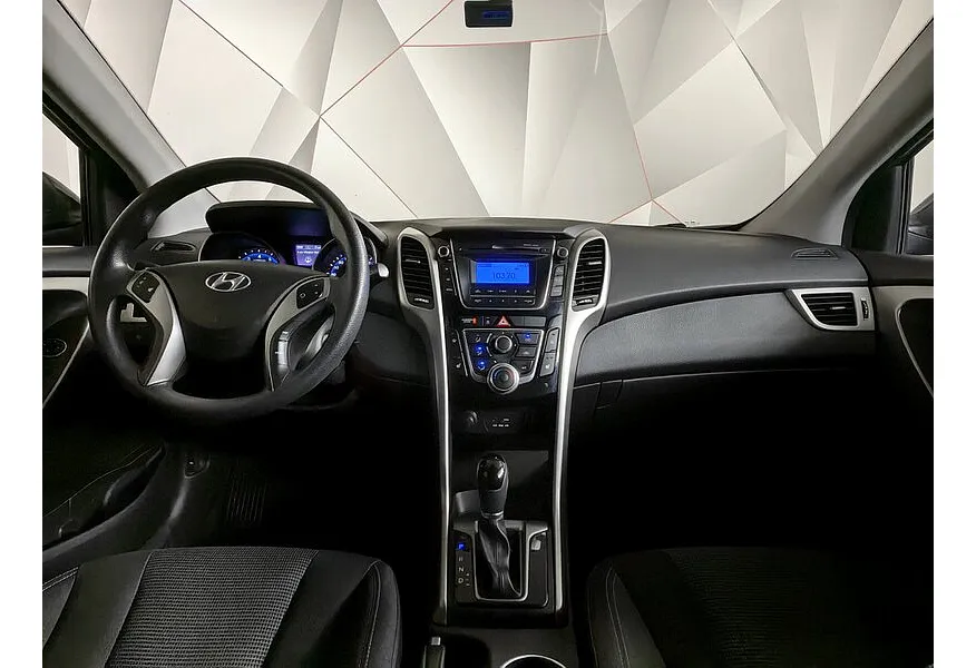 Hyundai i30 1.6 AT (126 л.с.) Черный в АВИЛОН. Слайд №14