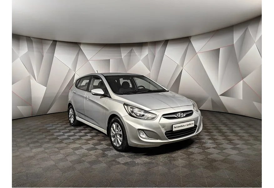 Hyundai Solaris 1.6 AT (123 л.с.) Active Серебристый в АВИЛОН. Слайд №3