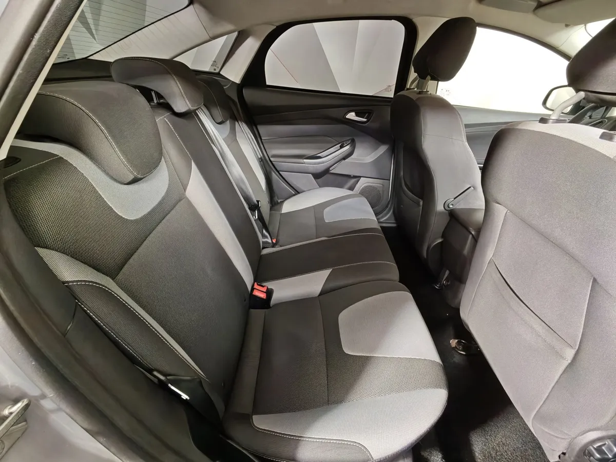 Ford Focus 1.6 Ti-VCT PowerShift (125 л.с.) Trend Голубой в АВИЛОН. Слайд №13