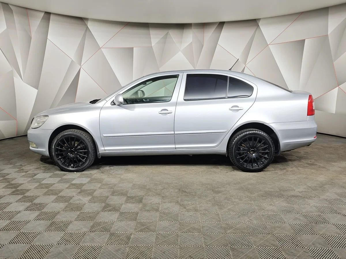 Skoda Octavia 1.8 TSI AT (152 л.с.) Серебристый в АВИЛОН. Слайд №5
