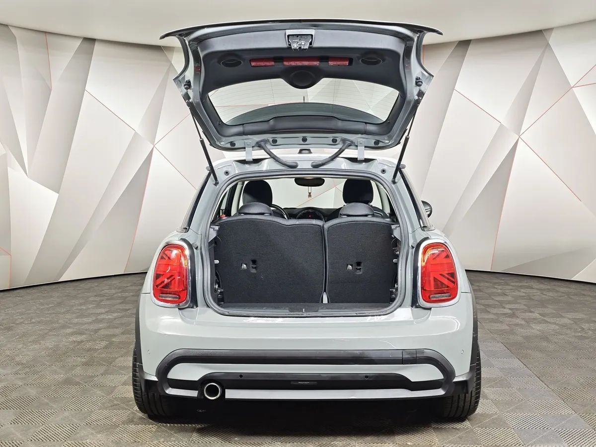 MINI 3 двери Cooper 1.5 AT (136 л.с.) Essential Серый в АВИЛОН. Слайд №9