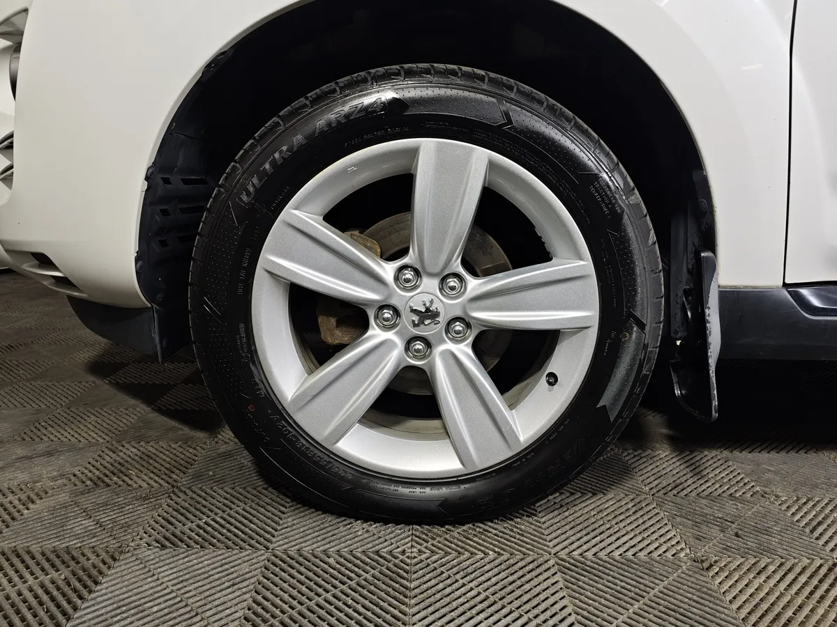 Peugeot 4007 2.0 CVT 4x4 (147 л.с.) Белый в АВИЛОН. Слайд №9