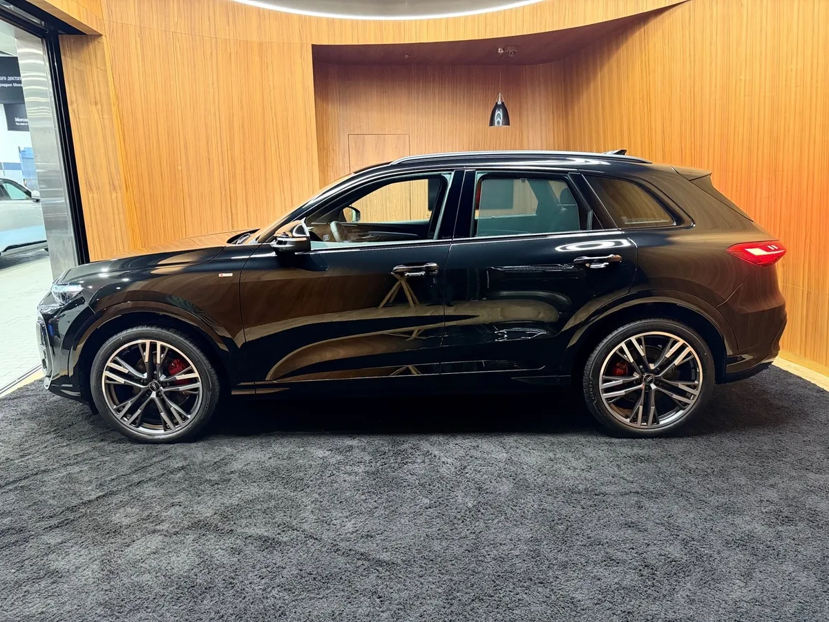 Audi Q5 2.0 TFSI S tronic quattro (272 л.с.) Черный в АВИЛОН. Слайд №2