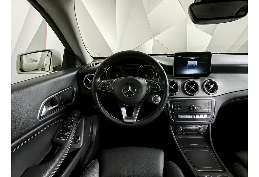 Mercedes-Benz CLA 200 7G-DCT (156 л.с.) Белый в АВИЛОН. Слайд №12