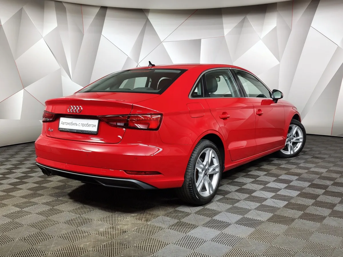 Audi A3 1.4 TFSI AT (150 л.с.) Красный в АВИЛОН. Слайд №2