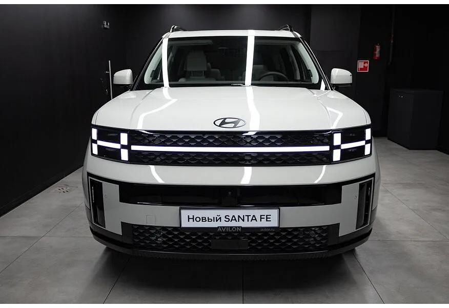 Hyundai Santa Fe 2.0 AT 4WD 7 seats (247 л.с.) Connoisseur Ultra Белый в АВИЛОН. Слайд №3