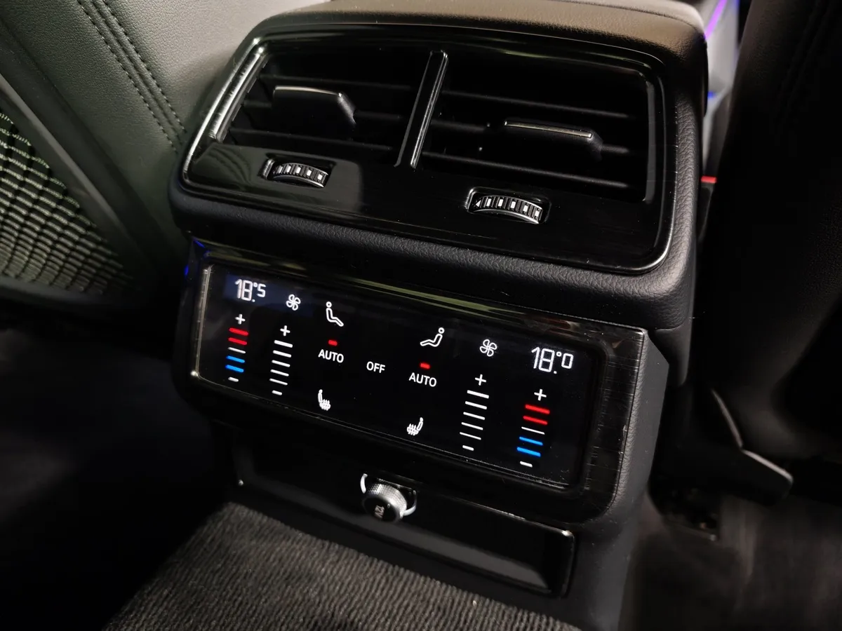 Audi A6 55 TFSI S tronic quattro (340 л.с.) Design Черный в АВИЛОН. Слайд №25
