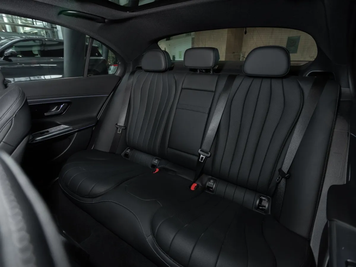 Mercedes-Benz E-Класс E 300 4MATIC (258 л.с.) Черный в АВИЛОН. Слайд №11