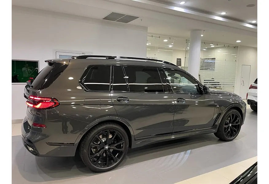 BMW X7 xDrive40d Steptronic (340 л.с.) Серый в АВИЛОН. Слайд №2