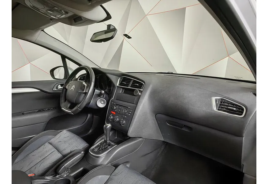 Citroen C4 1.6 VTi AT (120 л.с.) Белый в АВИЛОН. Слайд №13 Citroen C4 1.6 VTi AT (120 л.с.) Белый в АВИЛОН. Слайд №13
