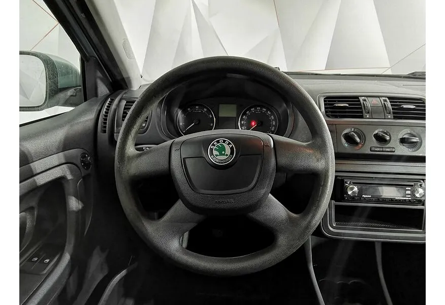 Skoda Fabia 1.4 MT (125 л.с.) Зеленый в АВИЛОН. Слайд №20