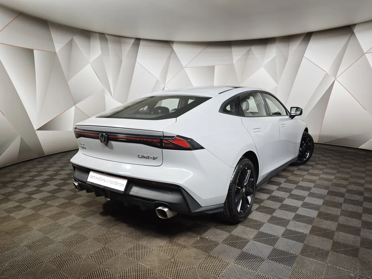 Changan UNI-V 1.5 AMT (181 л.с.) DLX Белый в АВИЛОН. Слайд №2