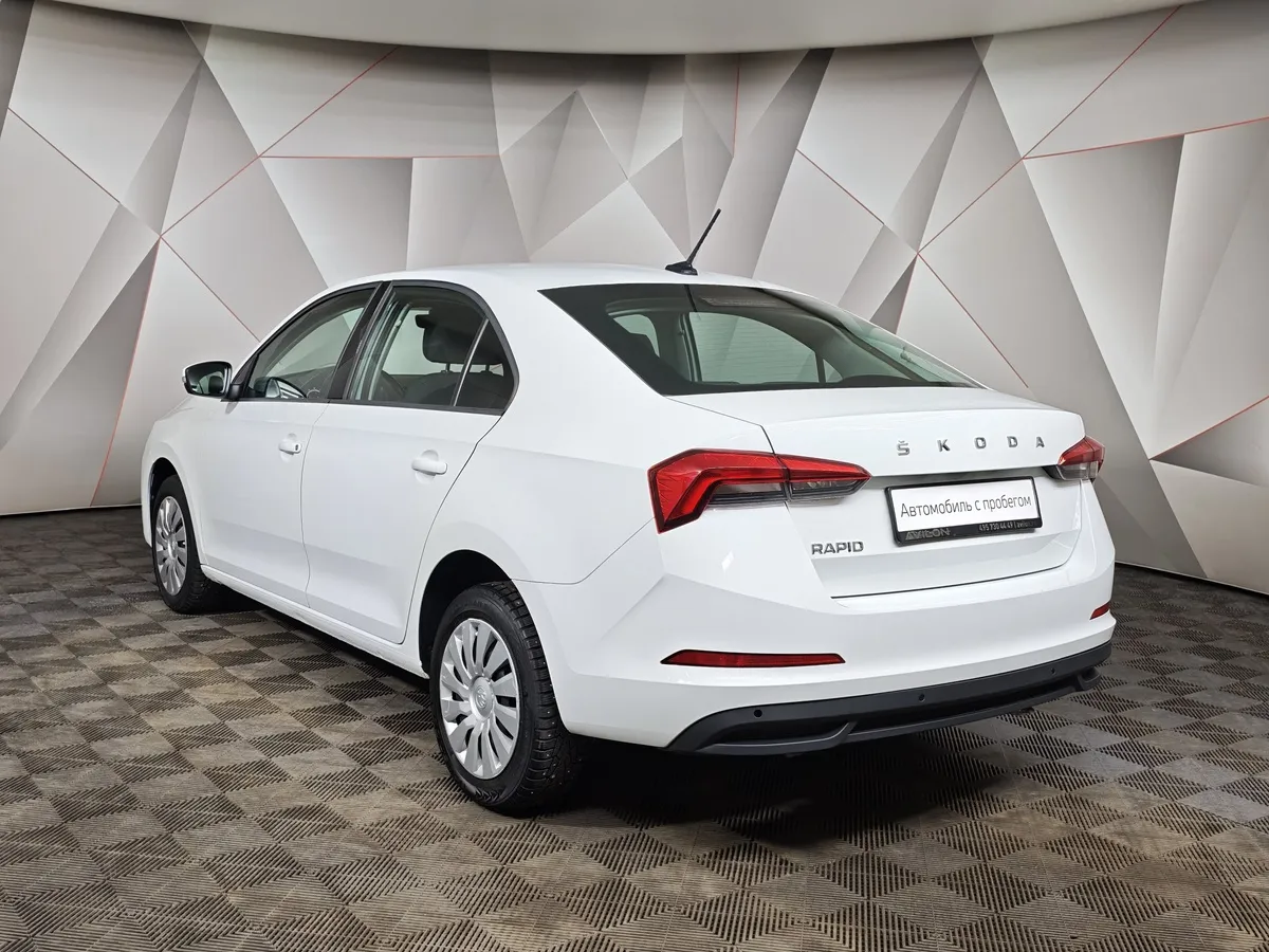Skoda Rapid 1.6 AT (110 л.с.) Белый в АВИЛОН. Слайд №4