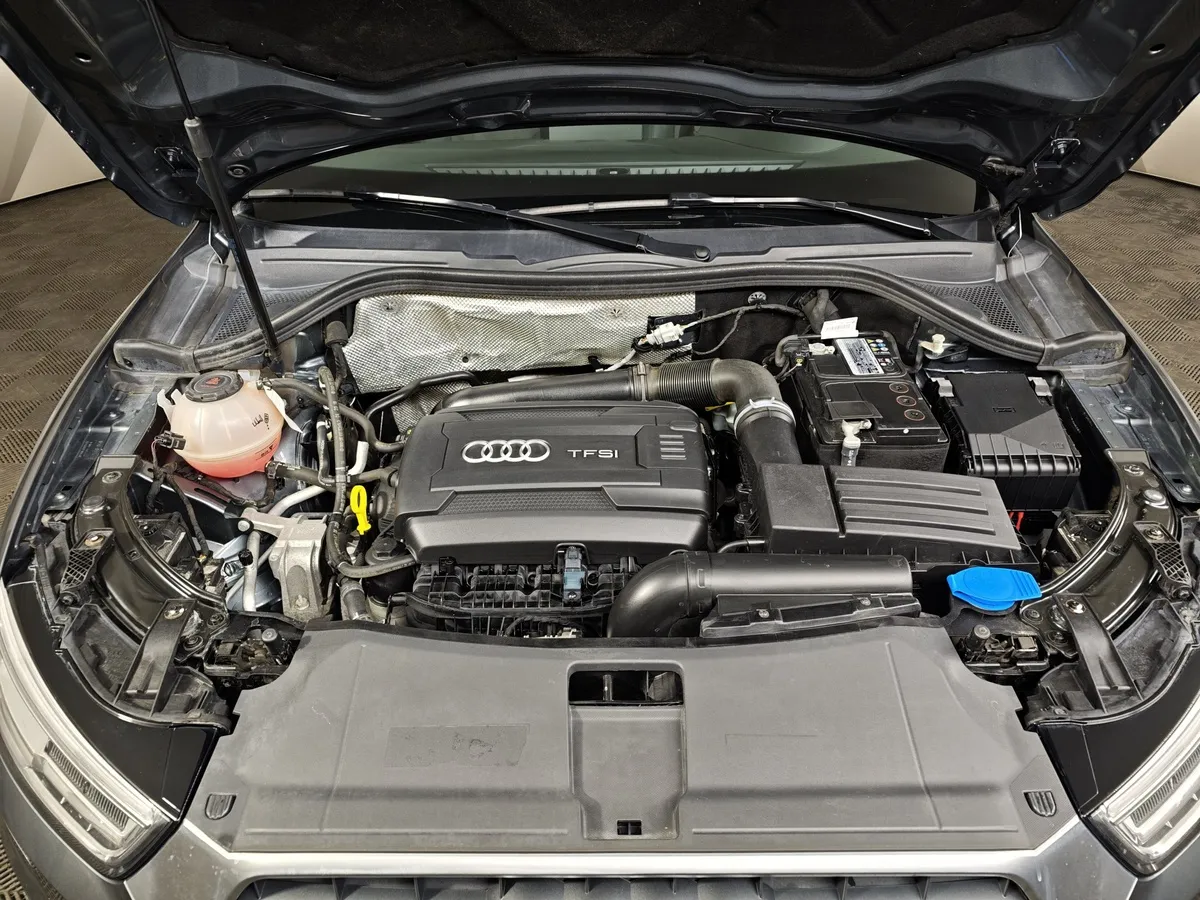 Audi Q3 2.0 TFSI S tronic quattro (180 л.с.) Sport Серый в АВИЛОН. Слайд №11