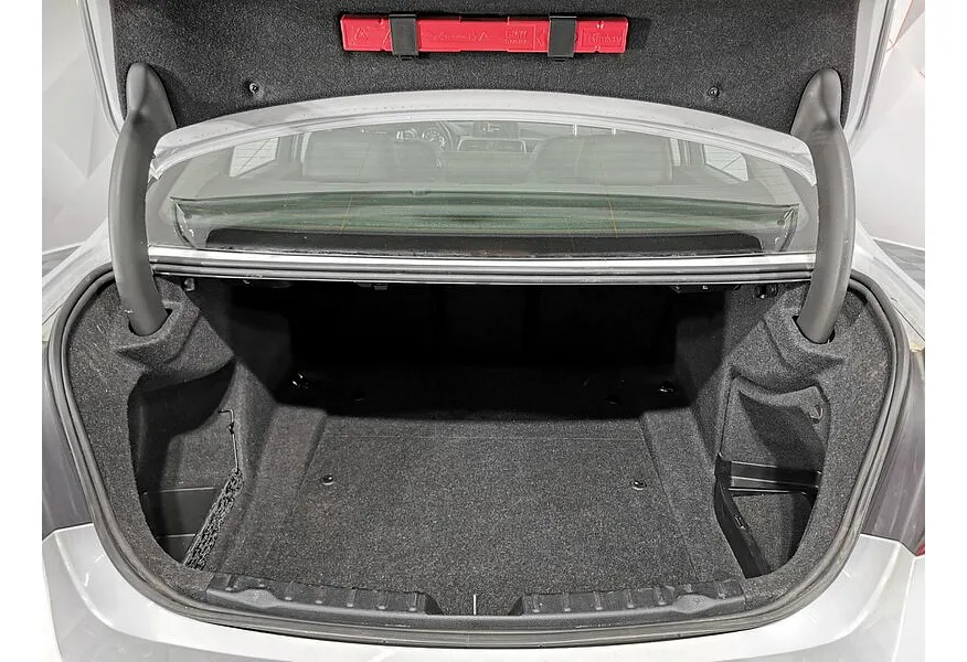 BMW 3 серия 318i AT (136 л.с.) Серебристый в АВИЛОН. Слайд №9