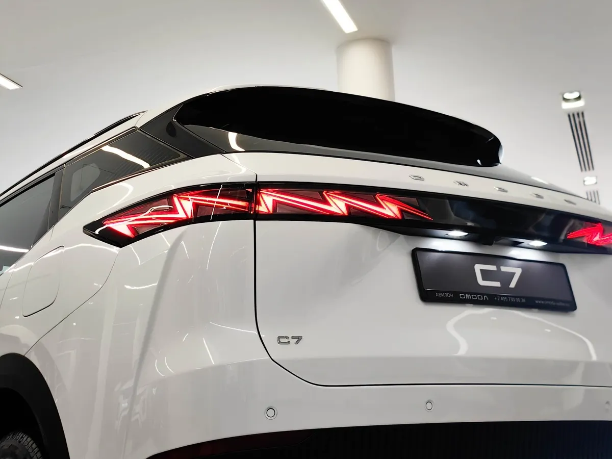 OMODA C7 1.6 DCT (150 л.с.) Драйв Белый в АВИЛОН. Слайд №14