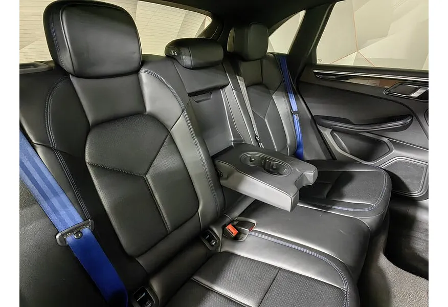 Porsche Macan 2.0 TFSI AMT 4WD (265 л.с.) PDK T Синий в АВИЛОН. Слайд №17