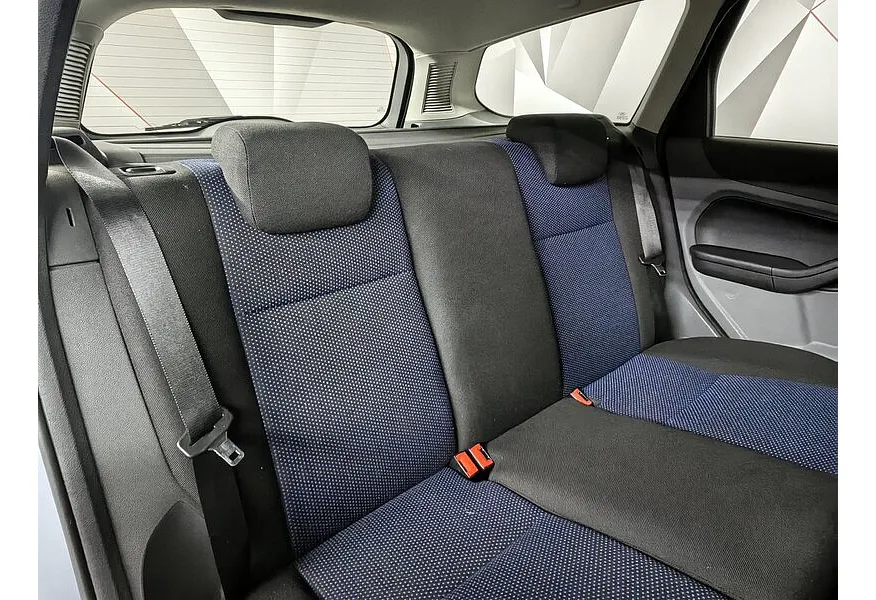 АВИЛОН - Ford Focus 1.4 MT (80 л.с.) Ambiente Голубой - slide 13