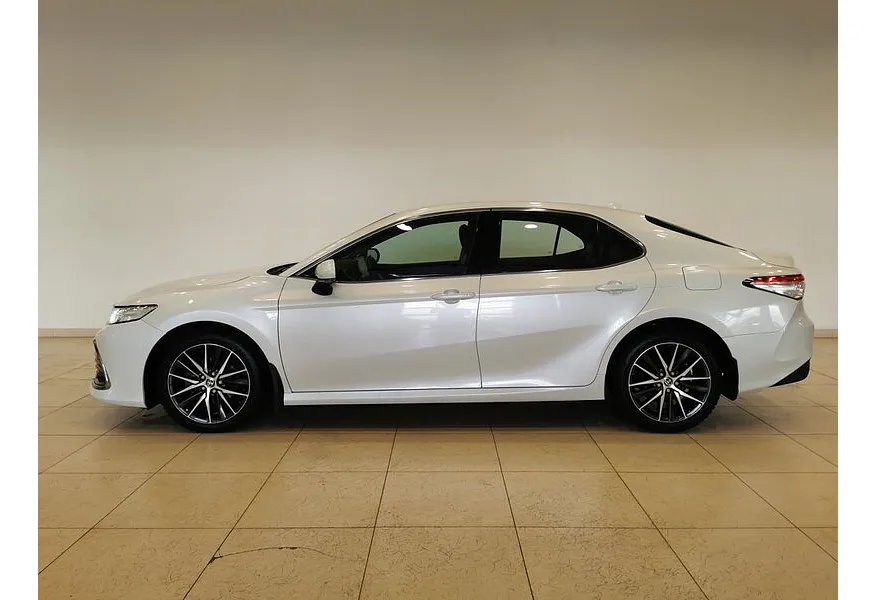 Toyota Camry 2.5 AT (200 л.с.) Белый в АВИЛОН. Слайд №5