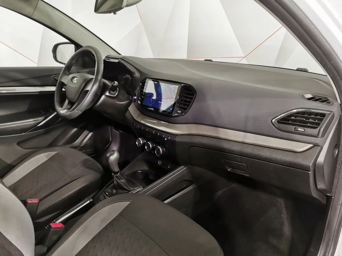 ВАЗ (Lada) Vesta 1.6 MT (106 л.с.) Белый в АВИЛОН. Слайд №12